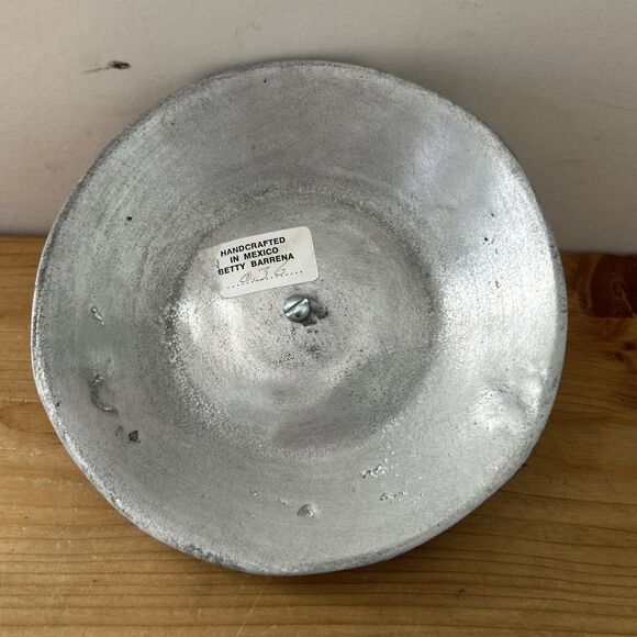 BETTY BARRENA Candle Holder Handcrafted Pewter Seashell Pillar Candle Stand - Picture 5 of 6